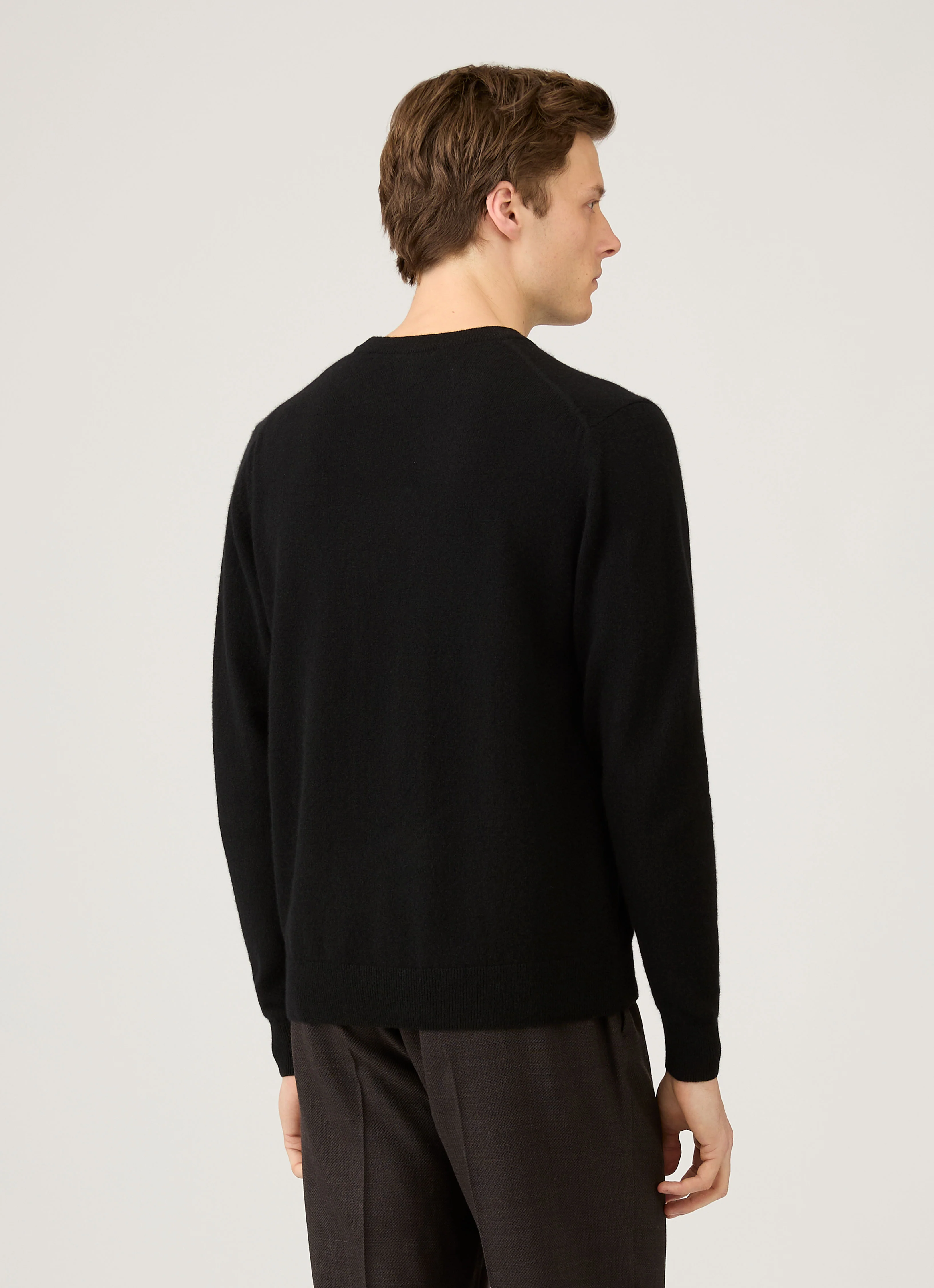 Men's Cashmere Crew Neck Jumper in Black - Image 5
