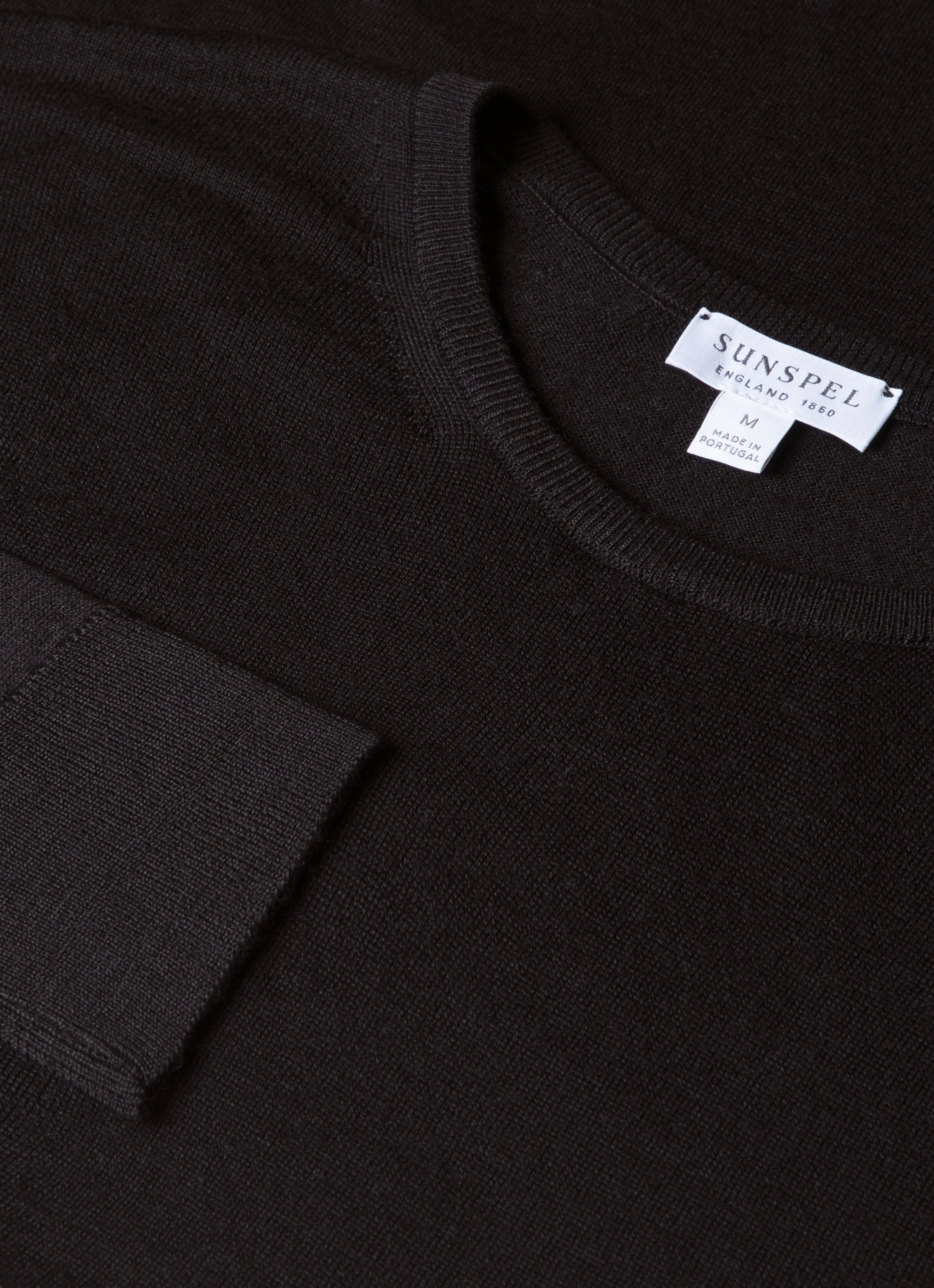 Men's Extra-Fine Merino Crew Neck in Black - Image 4