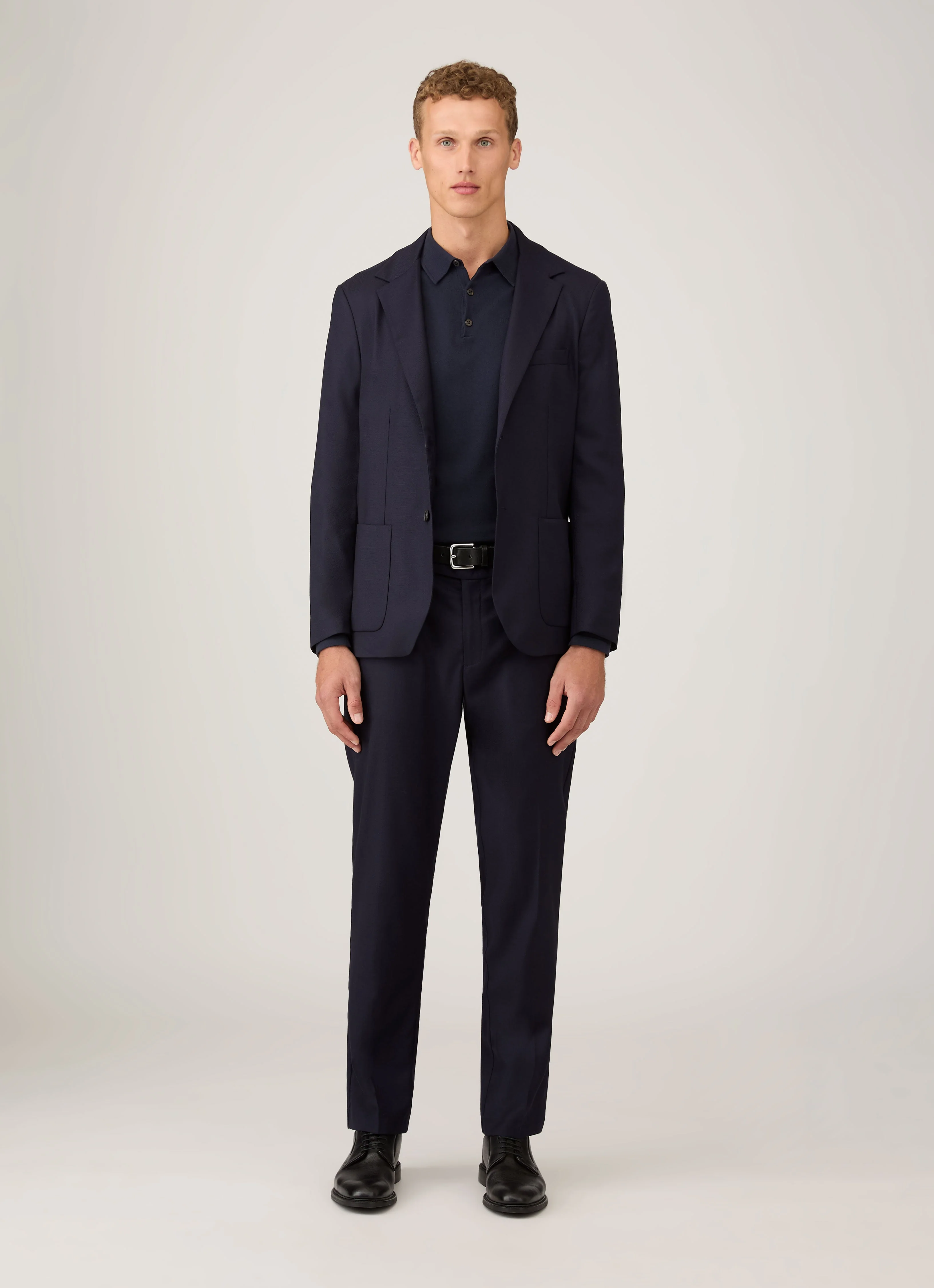 Men's Lightweight Travel Wool Trouser in Navy - Image 3