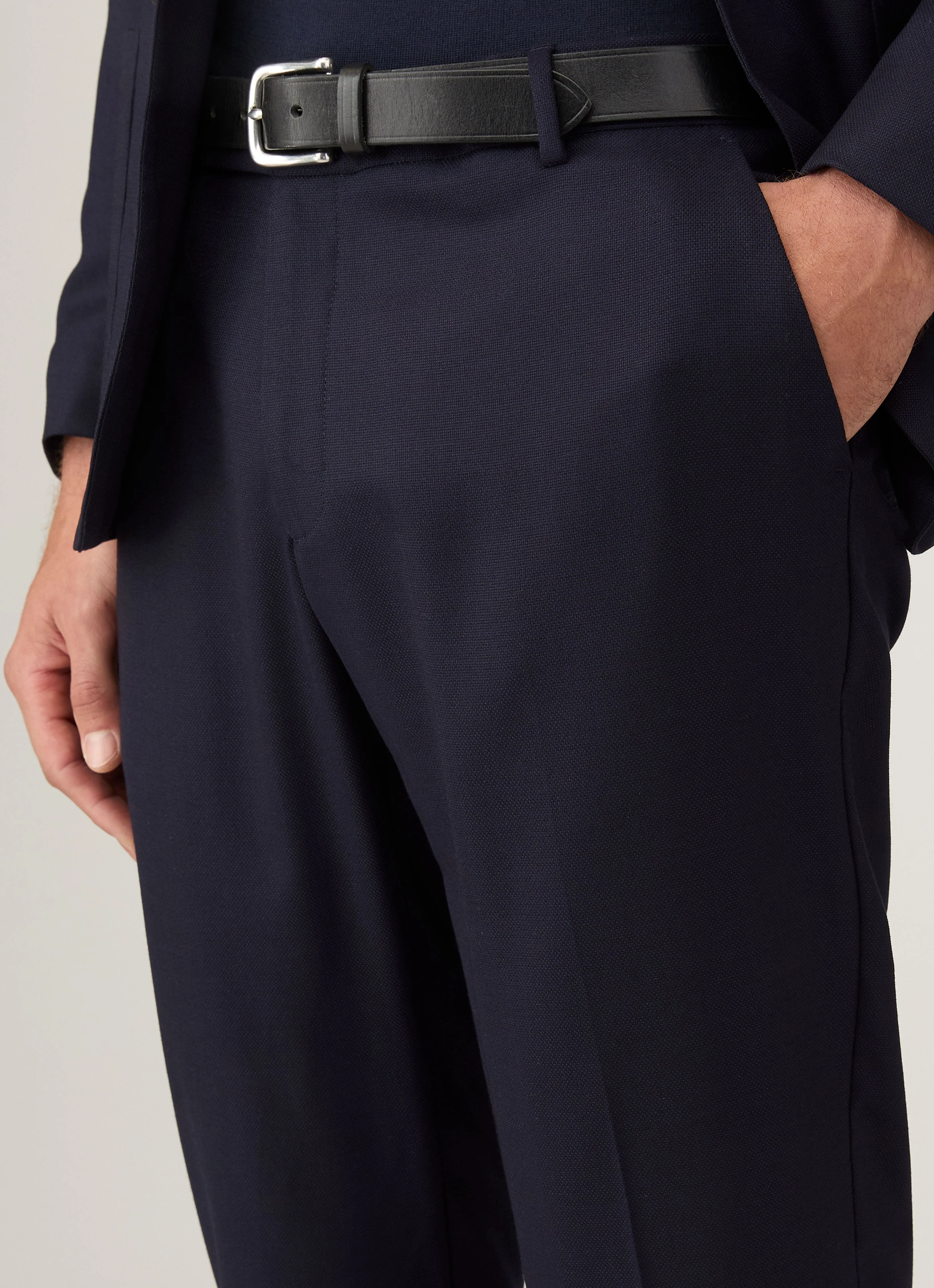 Men's Lightweight Travel Wool Trouser in Navy - Image 6