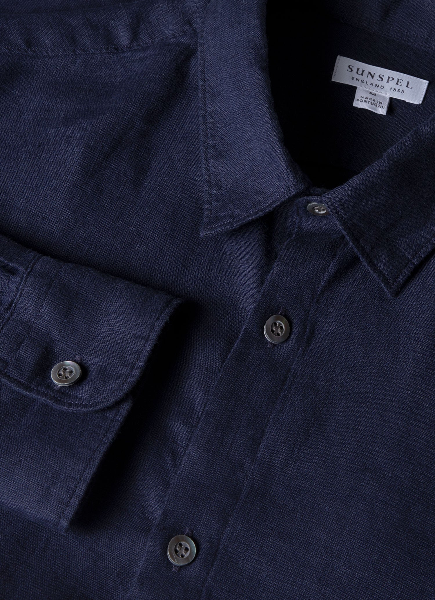 Men's Linen Shirt in Navy - Image 4