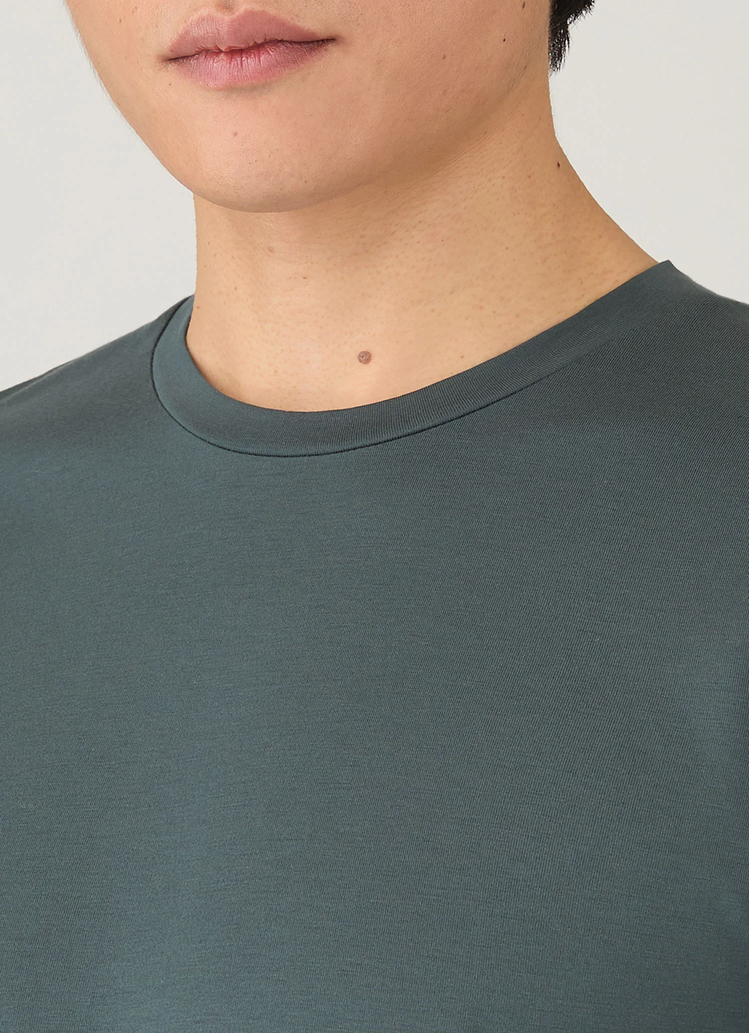 Men's Riviera Midweight T-shirt in Dark Petrol - Image 6