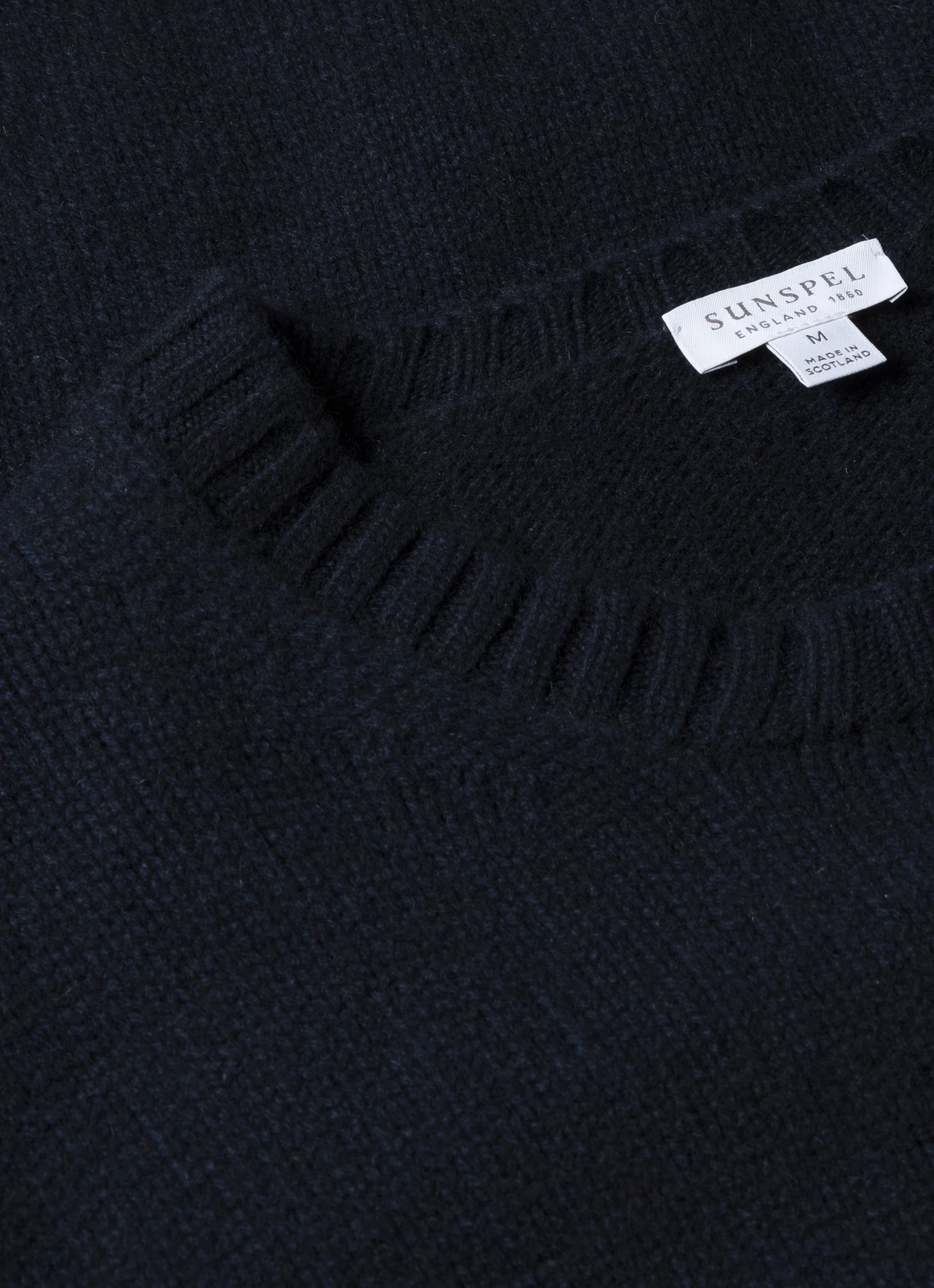 Men's Roxburgh Cashmere Jumper in Navy - Image 4