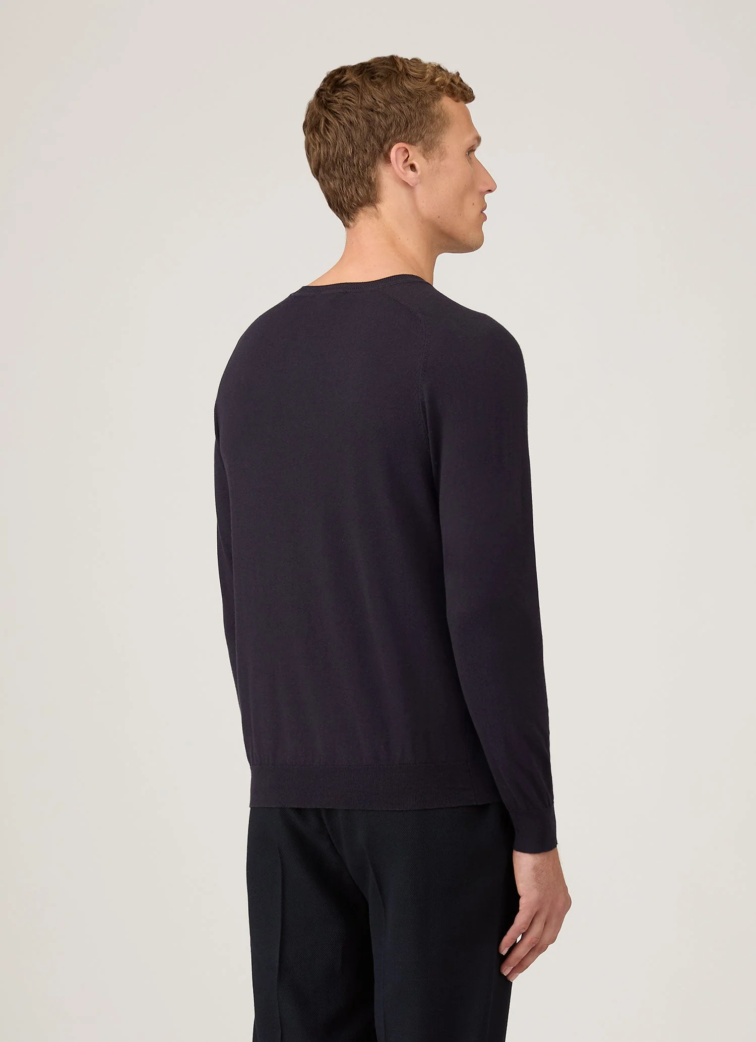 Men's Sea Island Cashmere Crew Neck Jumper in Midnight Navy - Image 5